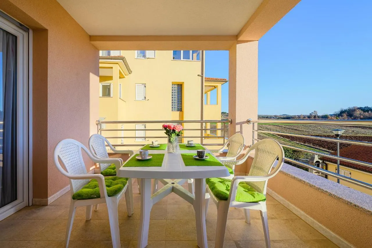 Apartment Stancija Amorozo 5 Porec Croatia